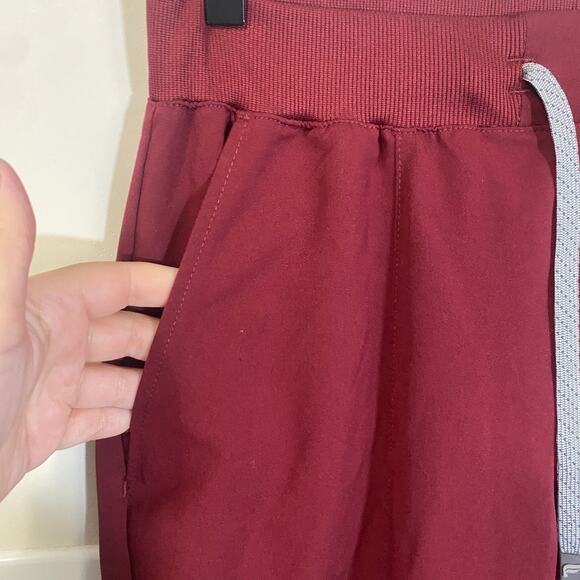 Fabletics All-Shift Scrub Jogger Dark Red Burgundy Mens/Unisex Sz S - Picture 9 of 15